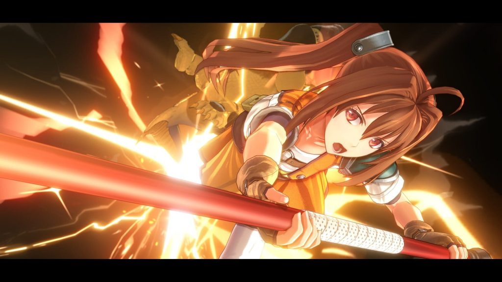 Personnage aux longs cheveux auburn balançant une arme incandescente qui laisse une traînée rouge et orange dans son sillage