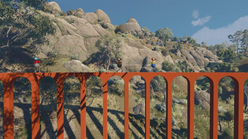 Big Walk, une structure coloree posee dans un decor naturel