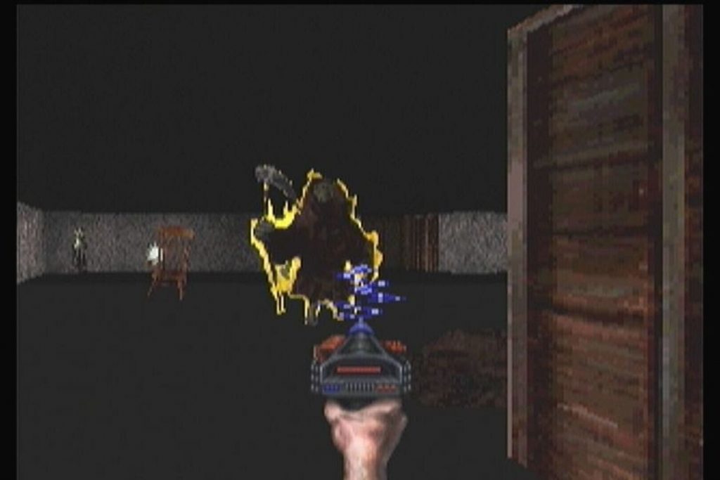 Escape from Monster Manor sur 3DO, vue subjective d'un couloir sombre, un ennemi lumineux devant une porte