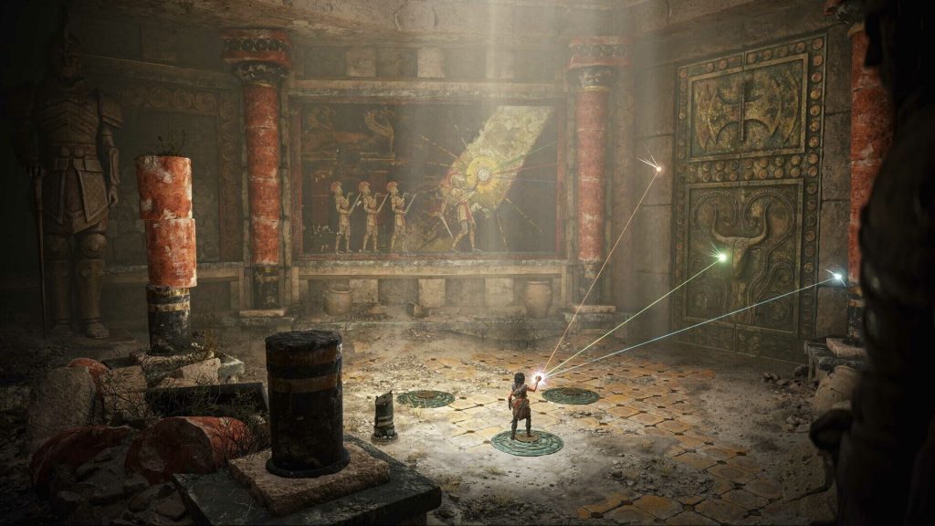Intérieur d'un temple aux colonnes et fresques, traversé par un rai de lumière, un personnage minuscule au centre