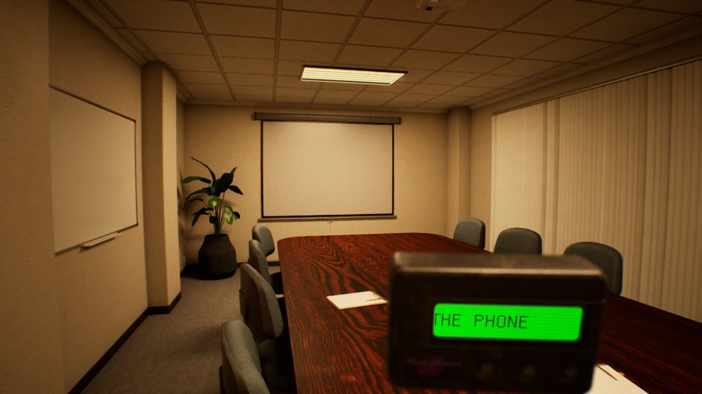Un bipeur tenu au premier plan affiche un message sur son écran vert, devant une salle de réunion avec une grande table en bois et un écran de projection.