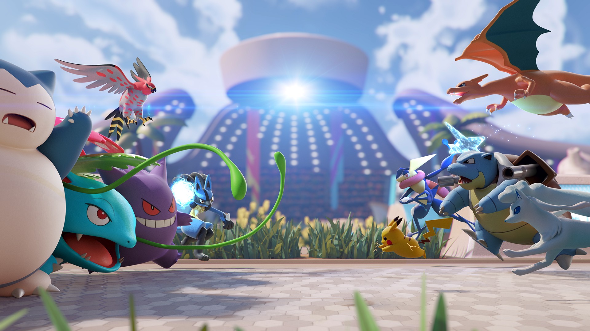 Ronflex, Florizarre, Ectoplasma et Lucario chargent vers Pikachu, Amphinobi, Tortank et Dracaufeu devant un stade, sous un ciel bleu.